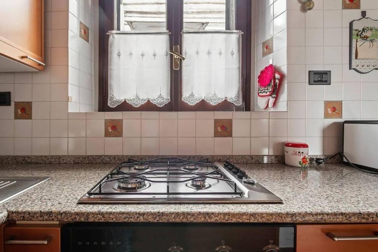 Hostme Colosseum Apartment Rome Bagian luar foto