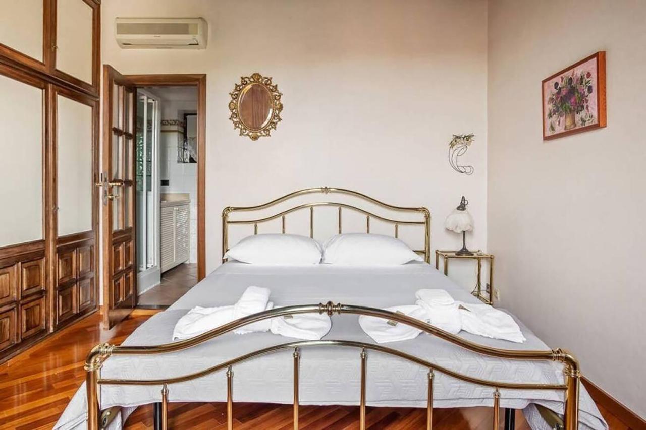 Hostme Colosseum Apartment Rome Bagian luar foto