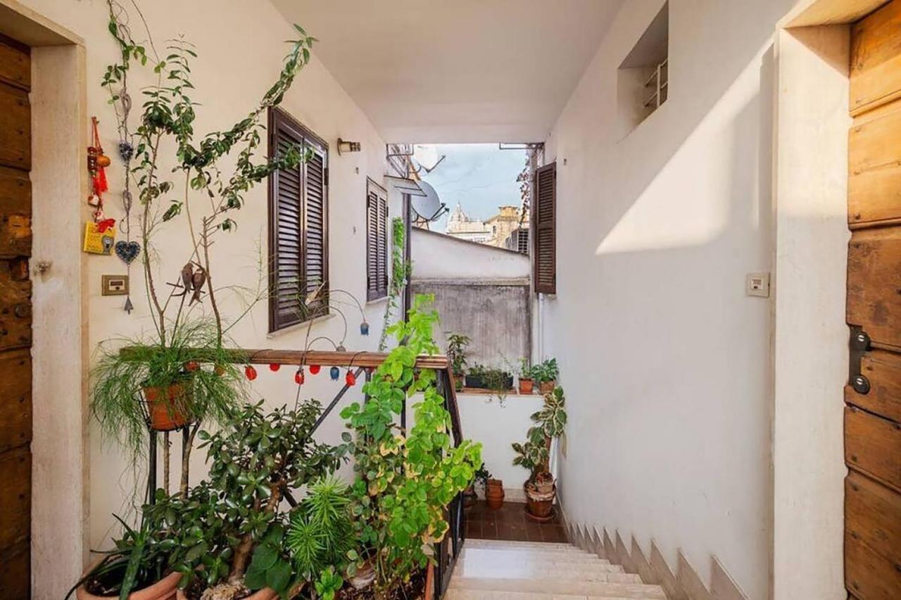 Hostme Colosseum Apartment Rome Bagian luar foto